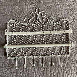 Urban Outfitters jewelry holder hanging rack white scalloped molded wire